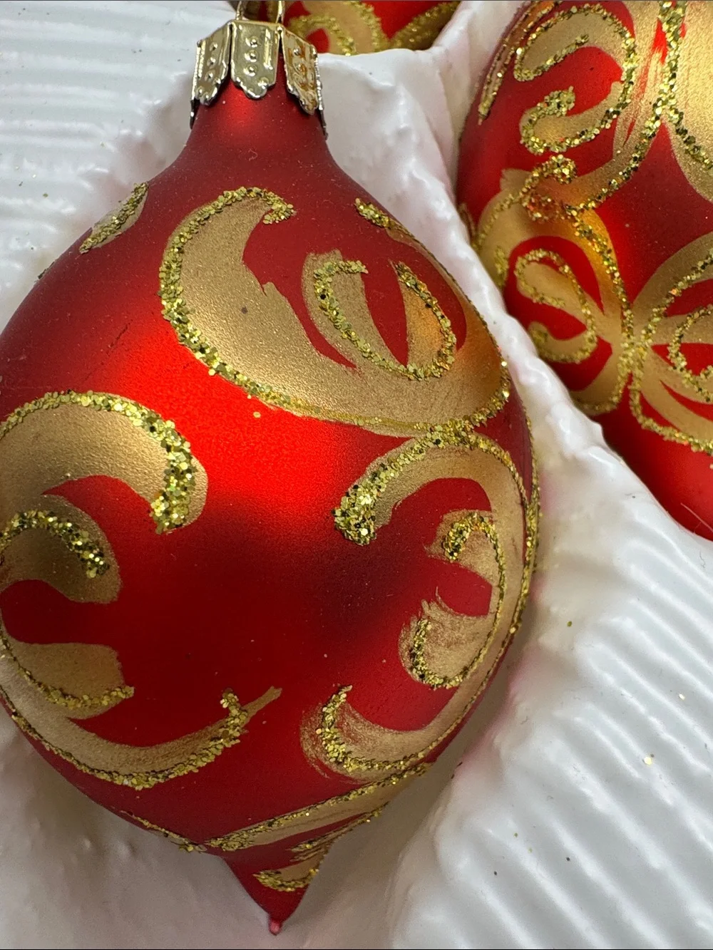 COMMODORE CHRISTMAS CLASSICS TEARDROP ORNAMENTES HAND DECORATED GLASS